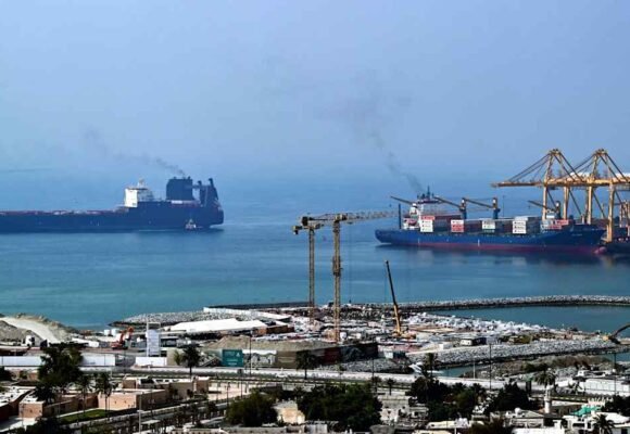US pauses Iran strikes as Oman pursues Hormuz transit deal